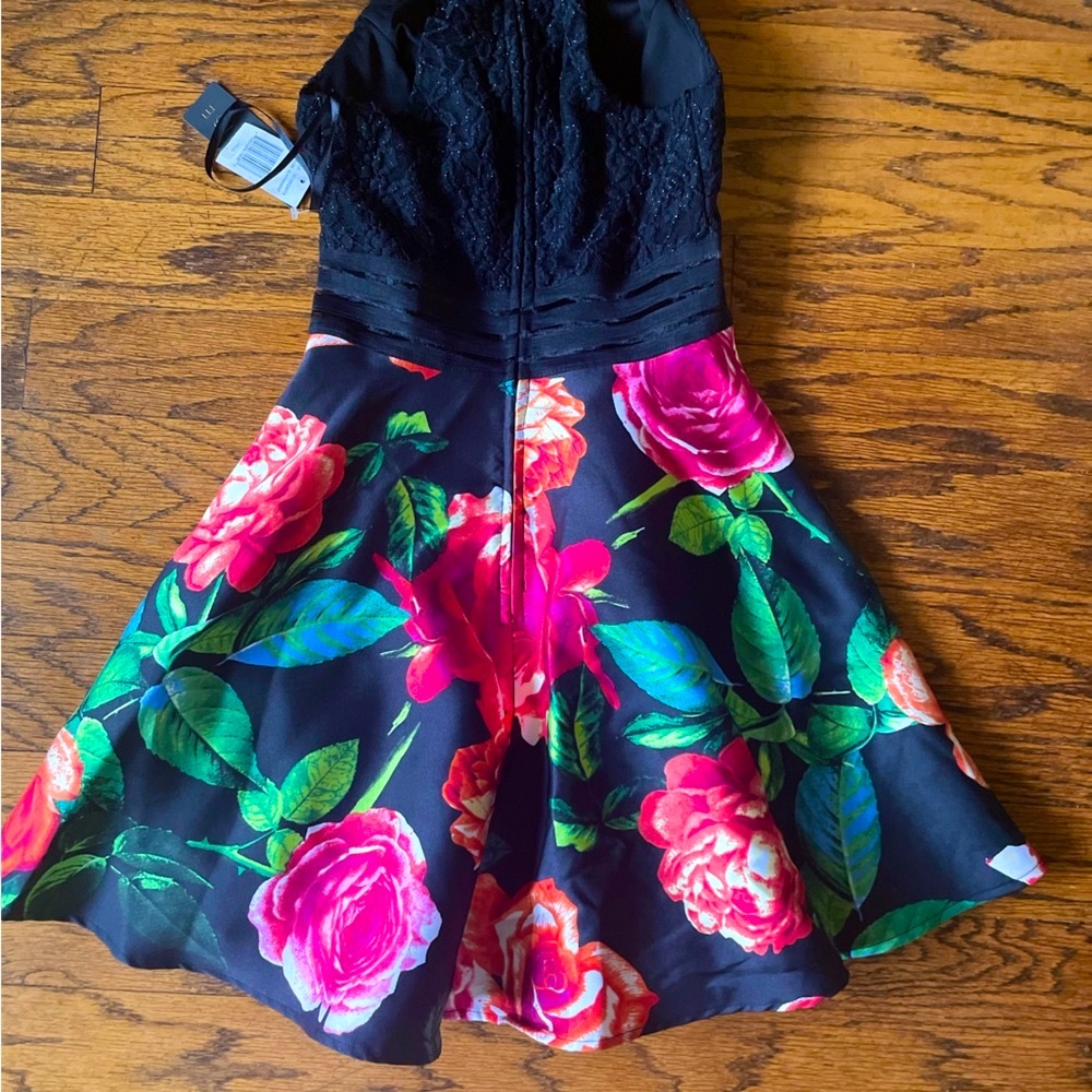 Brand New with Tags Beautiful City Vibe Party Dress. Size 0. - Picture 9 of 10